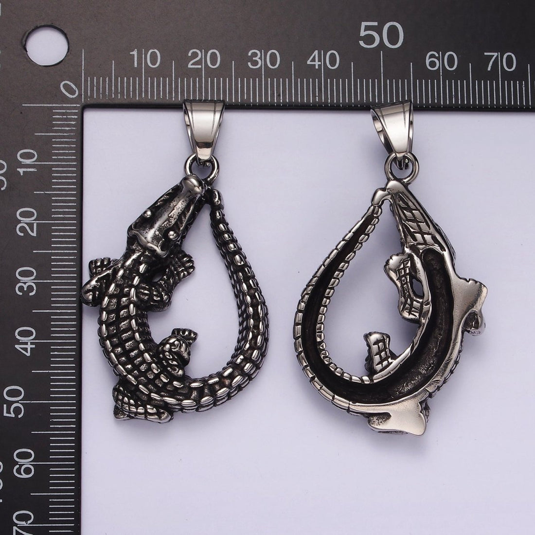 Stainless Steel 53mm Crocodile Alligator Animal Open Teardrop Oxidized Pendant | P1177