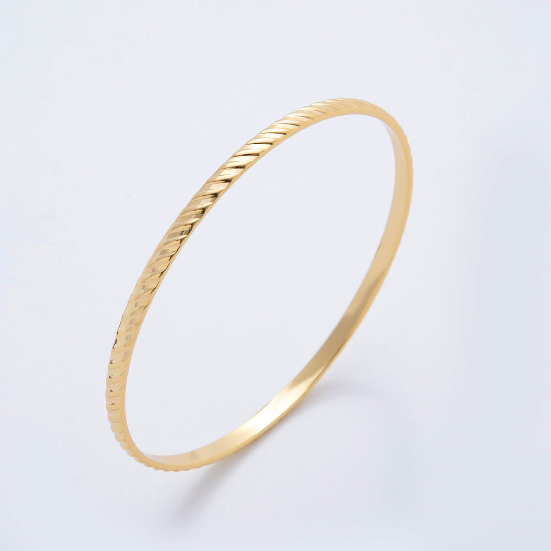 Gold Stainless Steel Diagonal Ridge Pattern Round Bangle Bracelet | WA-3464