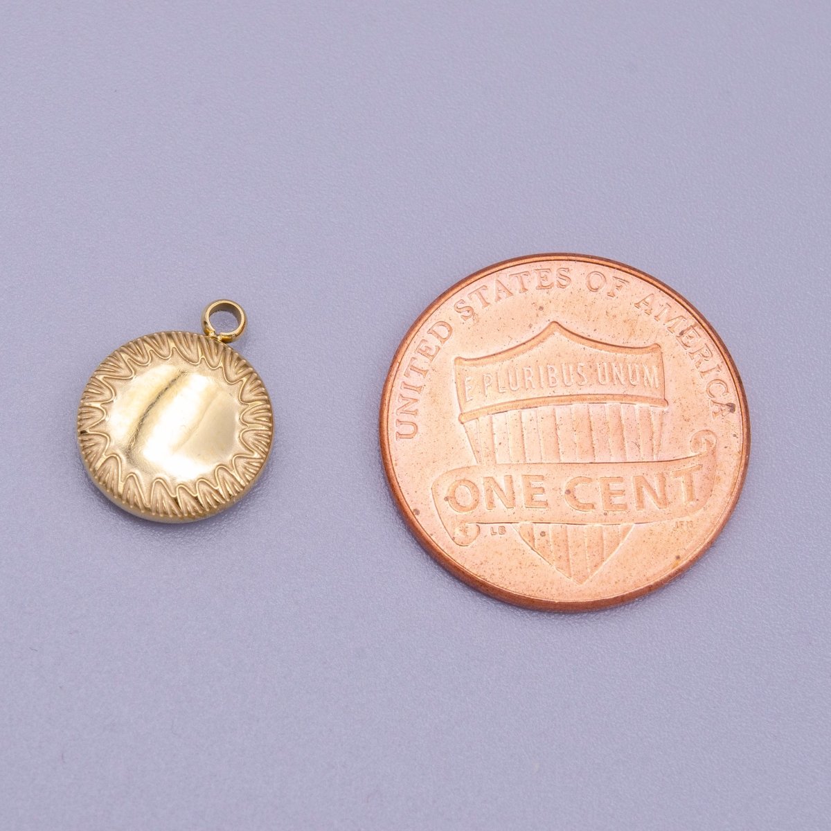 Stainless Steel Minimalist Round Line-Engraved Charm in Gold &amp; Silver | P-911