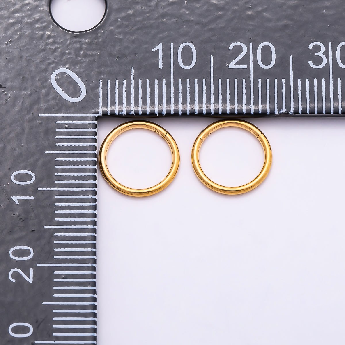 Titanium 10mm Minimalist Round Single Septum Cartilage Piercing Clicker | BJ-00138