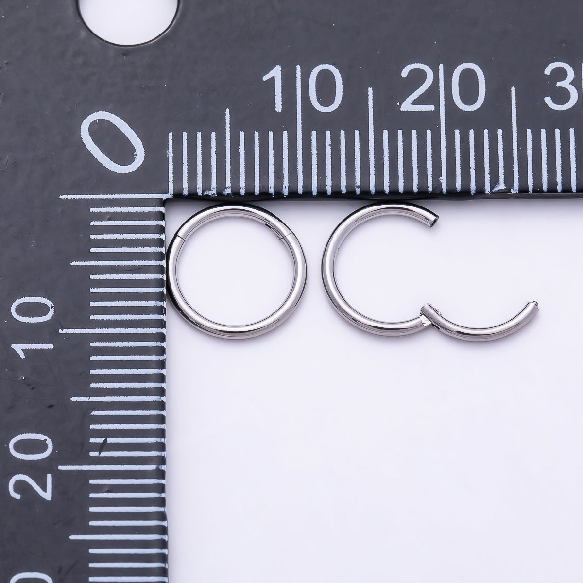 Titanium 10mm Silver Round Single Septum Cartilage Piercing Clicker | BJ-00245