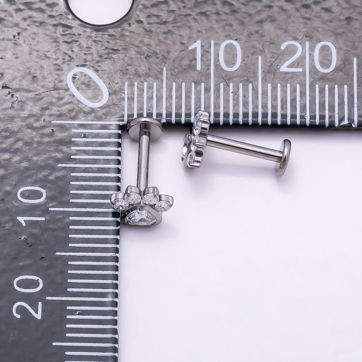 Titanium 5.5mm Clear CZ Pawprint Cartilage Piercing Flat Back Stud in Gold &amp; Silver | BJ-00186 BJ-00187