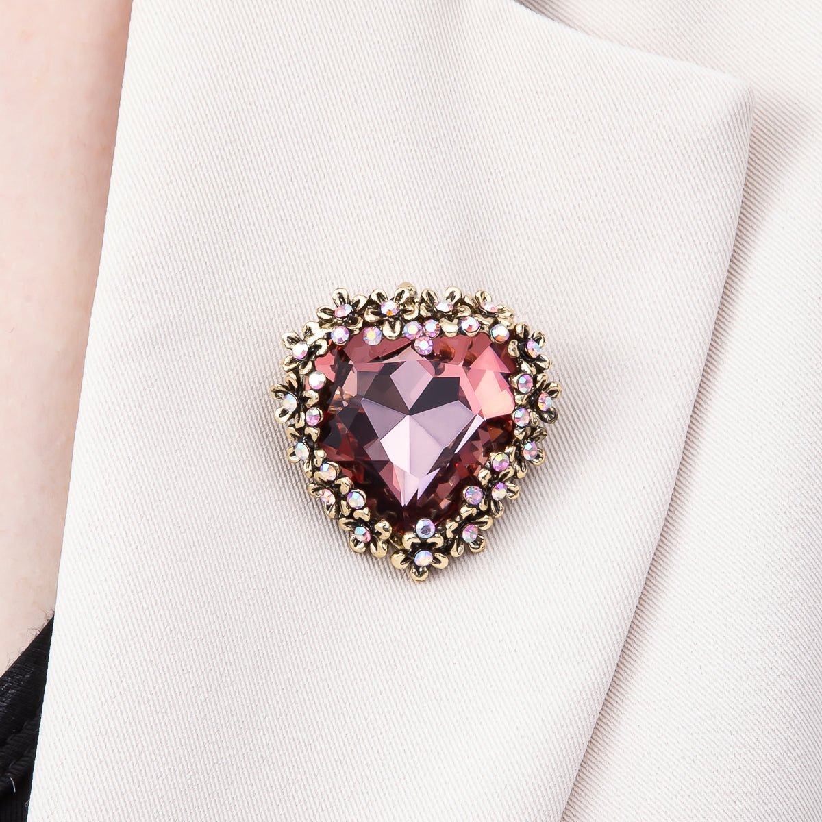 Vintage Gold 36mm Red Rhinestone Flower Heart Pin Brooch | BH-00121