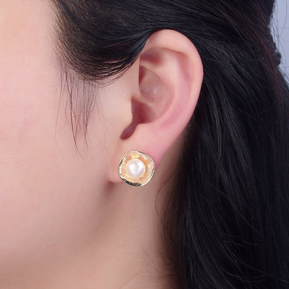 White Pearl Stud Earring T-537