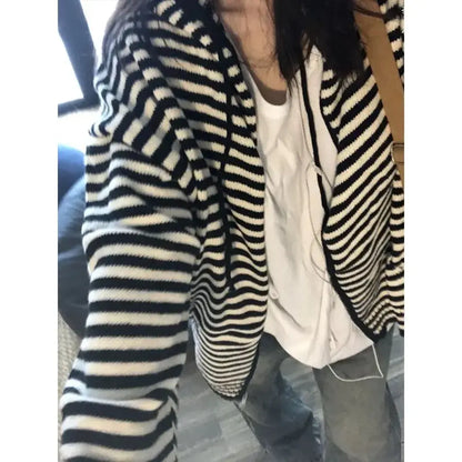 Black and White Striped Cardigan – Vintage Harajuku Zip-Up Knitwear