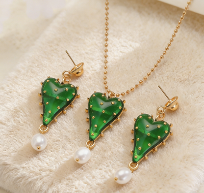 Palace Sheer Tassel Heart &amp; Strawberry Earring Set
