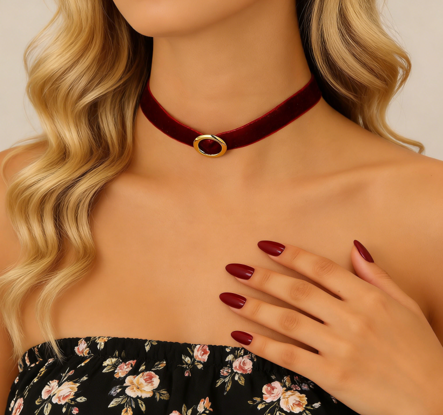 Short Choker with Leopard &amp; Heart Pendant