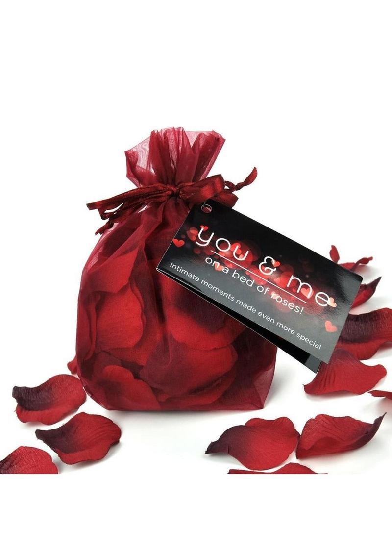 You And Me Bed of Roses Romantic Petal Set